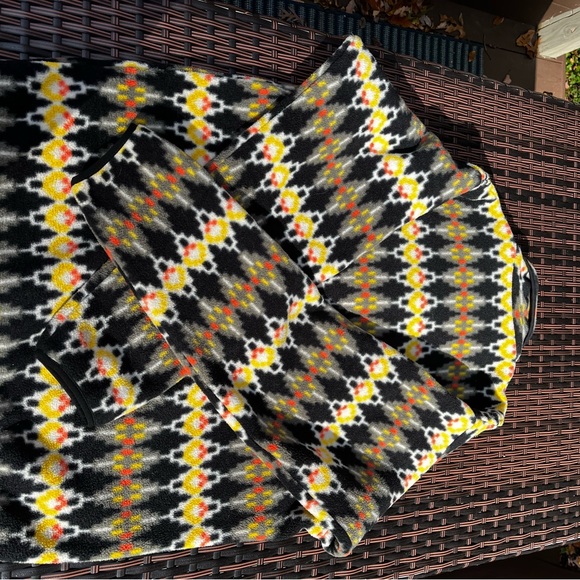 Patagonia Synchilla Size M Black Yellow Orange White - Picture 7 of 8